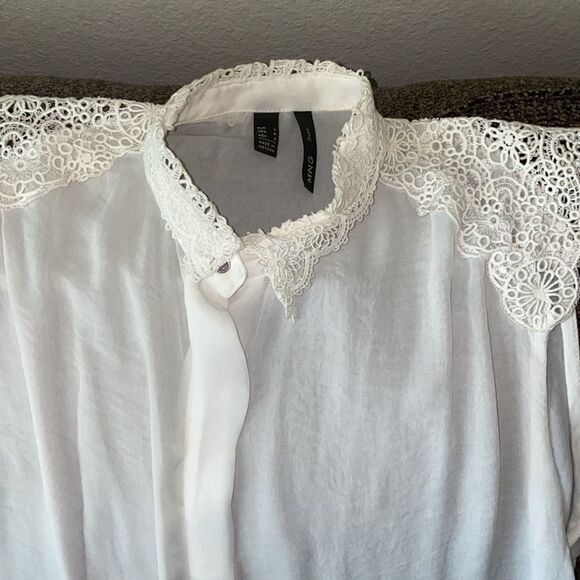 ✨Mango Eyelet Shoulder Sheer Tunic✨ - Picture 3 of 5